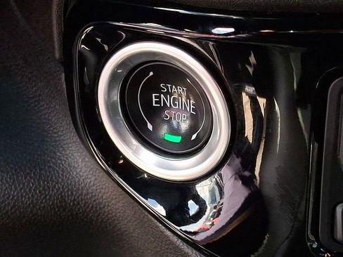 Used 2024 Chevrolet Silverado 2500 ZR2 image 17