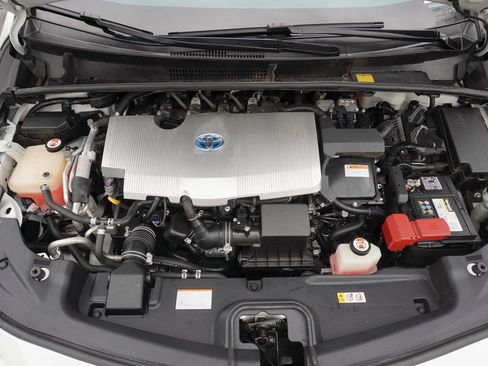 Used 2017 Toyota Prius Prime Advanced image 7