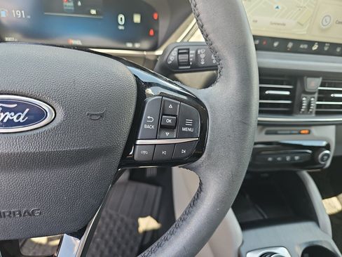 Used 2023 Ford Escape Platinum w/ Premium Technology Package AWD/4WD image 19