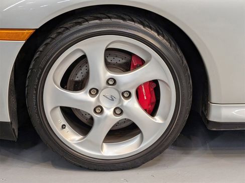Used 2004 Porsche 911 Carrera 4S image 13