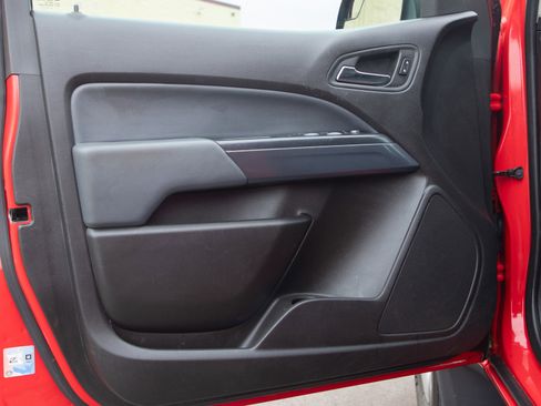 Used 2017 Chevrolet Colorado Z71 AWD/4WD image 21