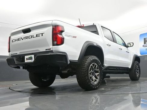 New 2026 Chevrolet Colorado ZR2 w/ Off-Road Front Bumper Package AWD/4WD image 19