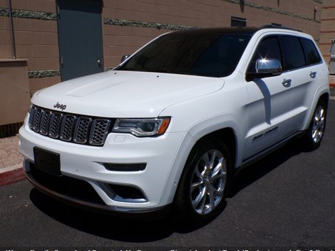 Used 2020 Jeep Grand Cherokee Summit AWD/4WD image 3
