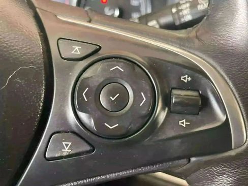 Used 2020 Buick Enclave Essence image 11