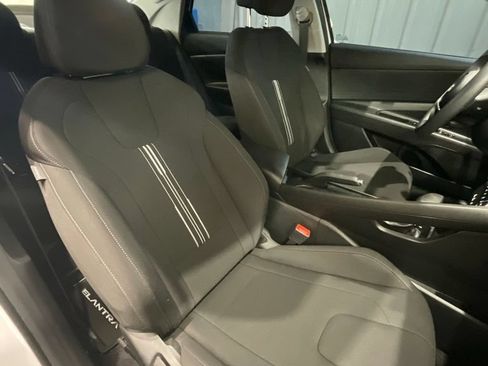 Used 2024 Hyundai Elantra SEL FWD image 13
