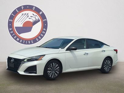 Used 2024 Nissan Altima 2.5 SV