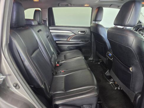 Used 2016 Toyota Highlander XLE AWD/4WD image 31