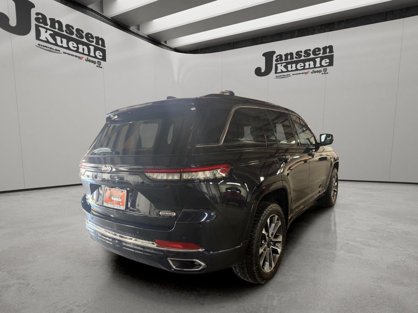 Used 2024 Jeep Grand Cherokee Overland w/ Trailer Tow Package AWD/4WD image 3