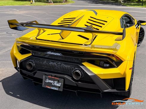 Used 2022 Lamborghini Huracan STO RWD image 50