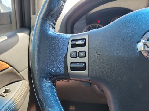 Used 2011 Nissan Armada Platinum w/ 2nd Row Captain Seat Pkg RWD image 20