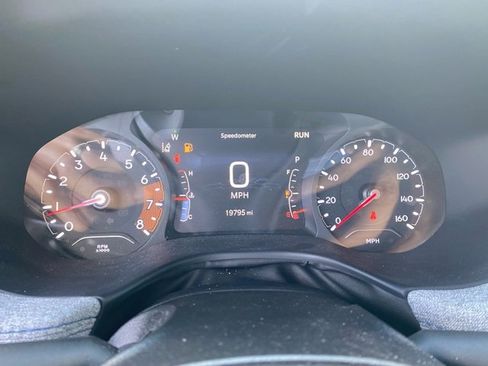 Used 2024 Jeep Compass Latitude image 17