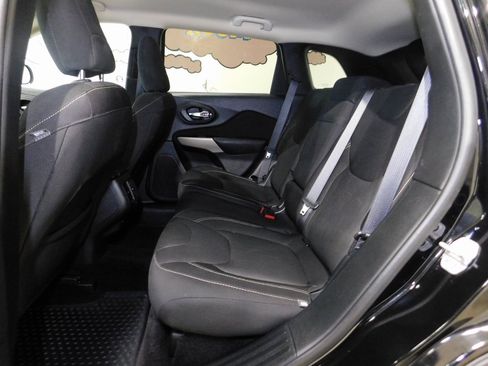 Used 2017 Jeep Cherokee Latitude w/ Comfort & Convenience Group image 69