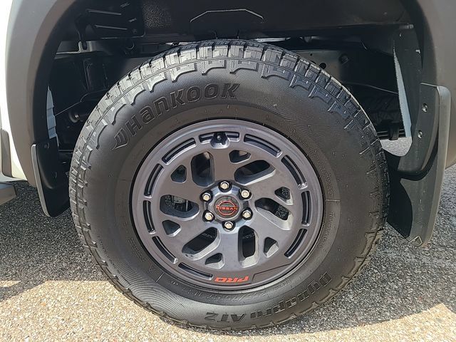 Used 2025 Nissan Frontier PRO-4X AWD/4WD image 25