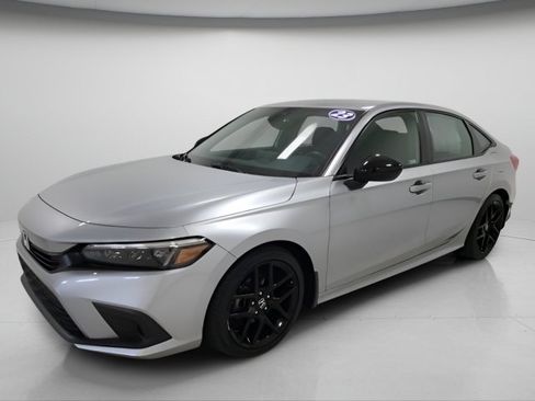 Used 2023 Honda Civic Sport image 3
