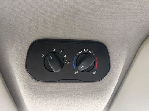 Used 2019 Ford Transit 350 XLT image 14