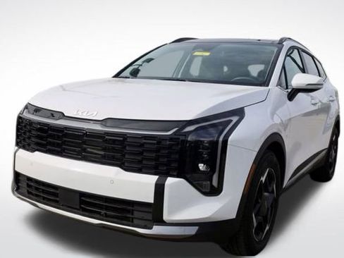 Certified 2026 Kia Sportage EX w/ EX Panorama Roof Package image 5