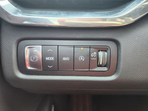 Used 2025 GMC Acadia Elevation image 20