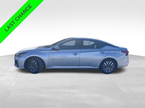 Used 2023 Nissan Altima 2.5 SV image 3