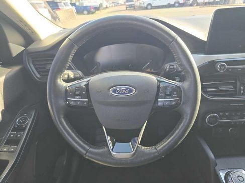 Used 2021 Ford Escape SE w/ SE Sport Appearance Package image 11