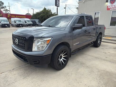 Used 2017 Nissan Titan S RWD image 1