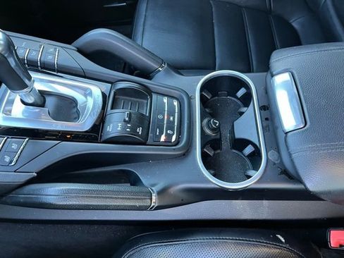 Used 2018 Porsche Cayenne Platinum Edition image 19