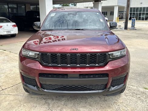 Used 2023 Jeep Grand Cherokee L Laredo RWD image 3