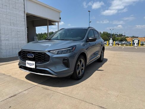 Used 2023 Ford Escape ST-Line w/ Tech Pack #1 AWD/4WD image 4