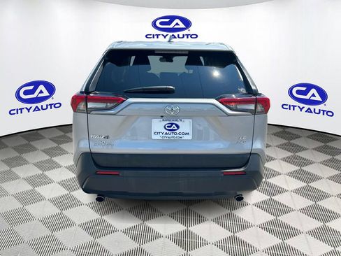 Used 2025 Toyota RAV4 LE AWD/4WD image 4
