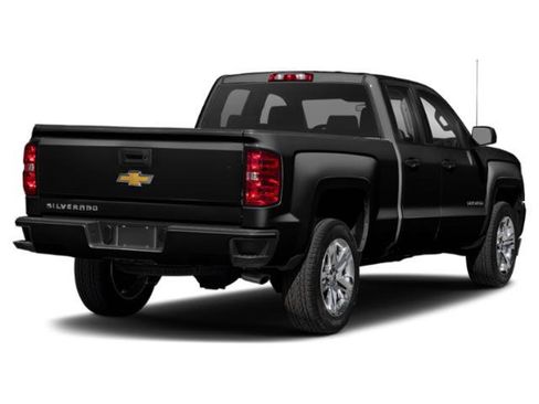 Used 2018 Chevrolet Silverado 1500 Custom w/ Custom Value Package RWD image 2