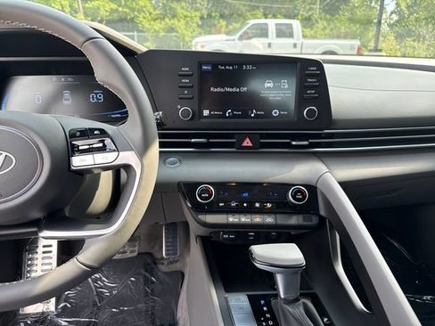 New 2025 Hyundai Elantra Sport FWD image 20