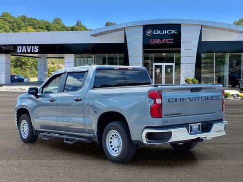 Used 2022 Chevrolet Silverado 1500 LT AWD/4WD image 4