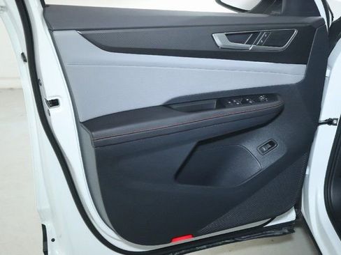 Used 2025 Volkswagen Atlas Peak Edition SE image 18