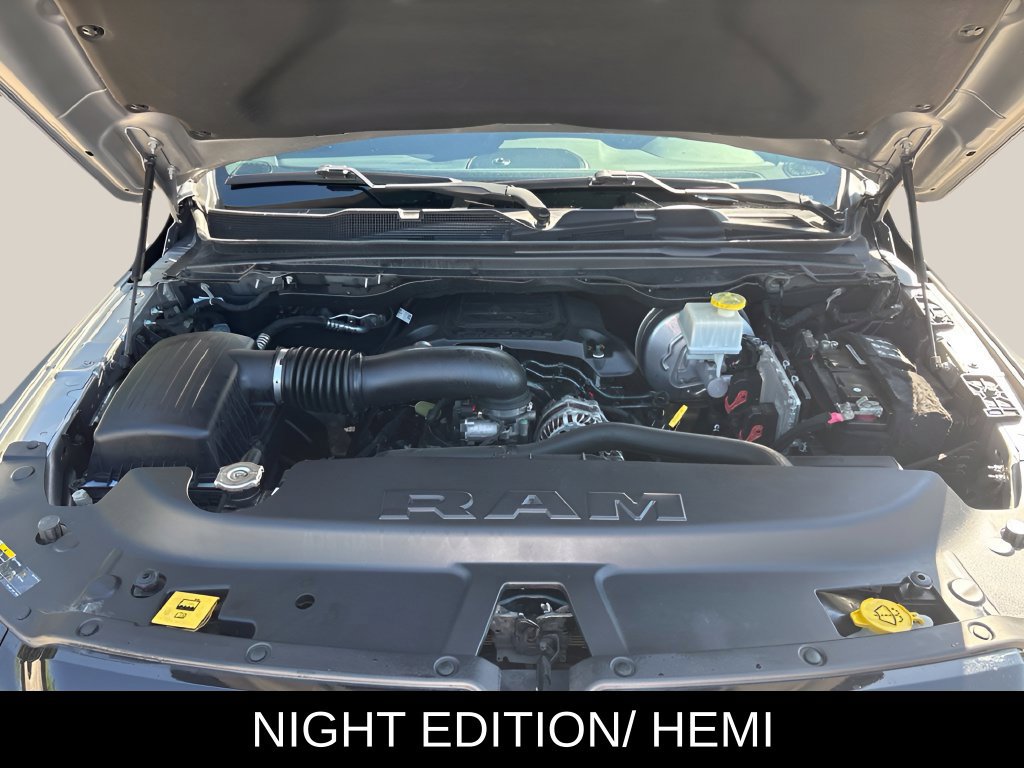 Used 2022 RAM 1500 Big Horn w/ Night Edition AWD/4WD image 9