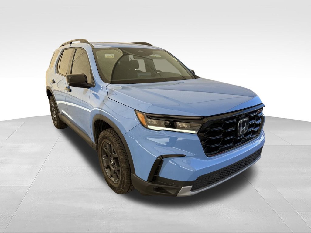 Used 2025 Honda Pilot TrailSport image 5