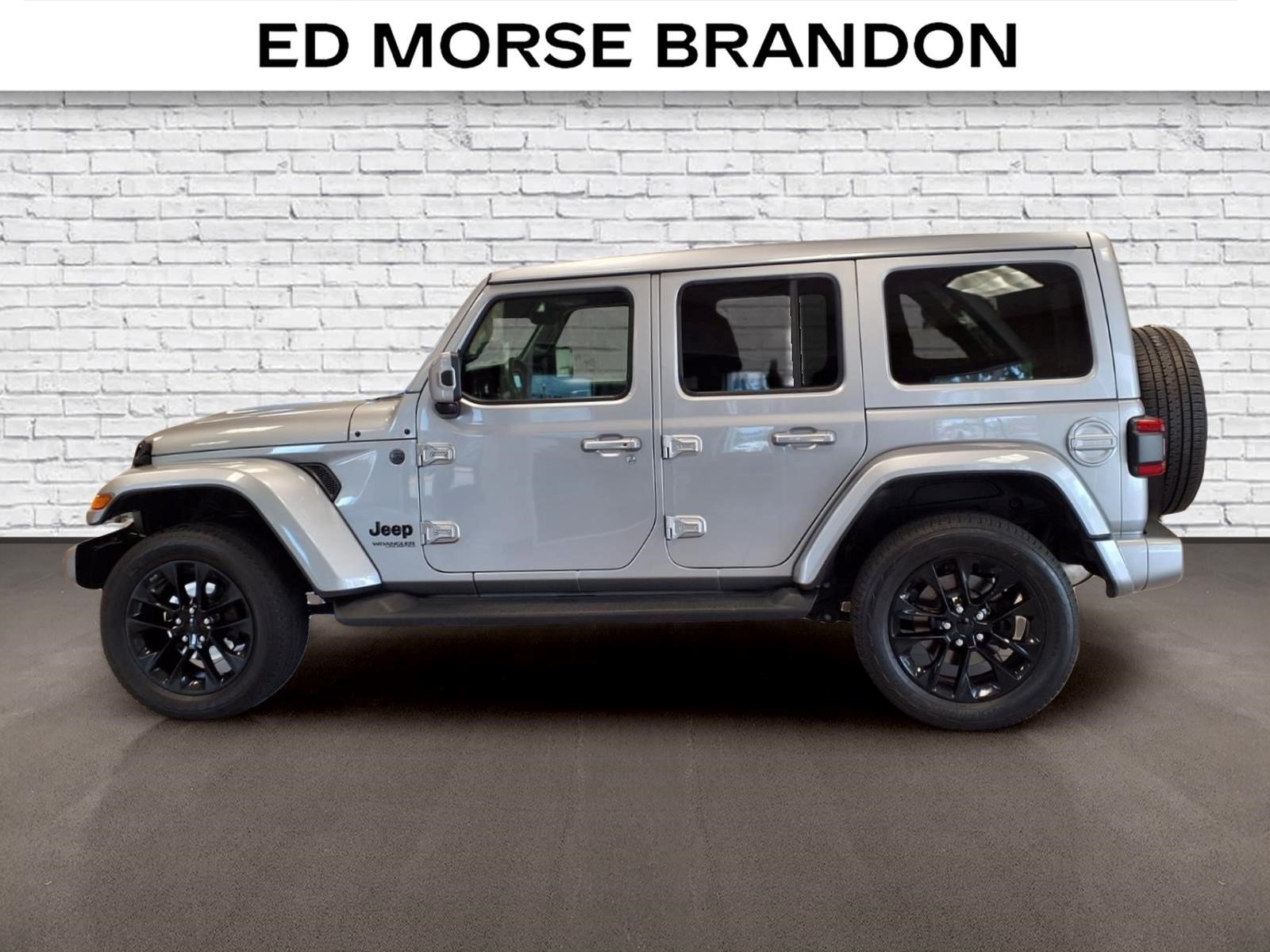 Used 2021 Jeep Wrangler Unlimited Sahara AWD/4WD image 2