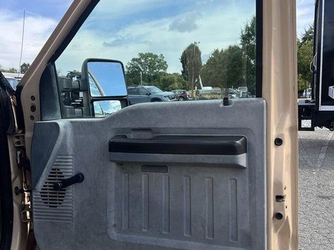 Used 2013 Ford F450 XL w/ Snow Plow Prep Pkg image 28