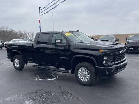 Used 2024 Chevrolet Silverado 2500 LT w/ Convenience Package image 9