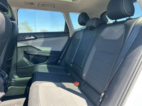 Used 2023 Volkswagen Taos SE image 16