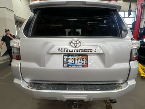 Used 2023 Toyota 4Runner SR5 AWD/4WD image 6
