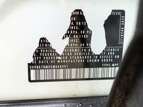 Used 2025 Volkswagen Tiguan S image 32