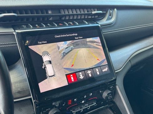 Used 2021 Jeep Grand Cherokee L Limited w/ Luxury Tech Group II image 27