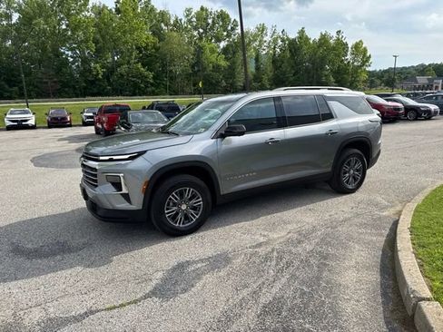 New 2026 Chevrolet Traverse LT w/ Driver Confidence Package AWD/4WD image 30