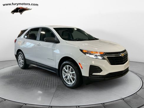 Used 2024 Chevrolet Equinox LS w/ LS Convenience Package image 1