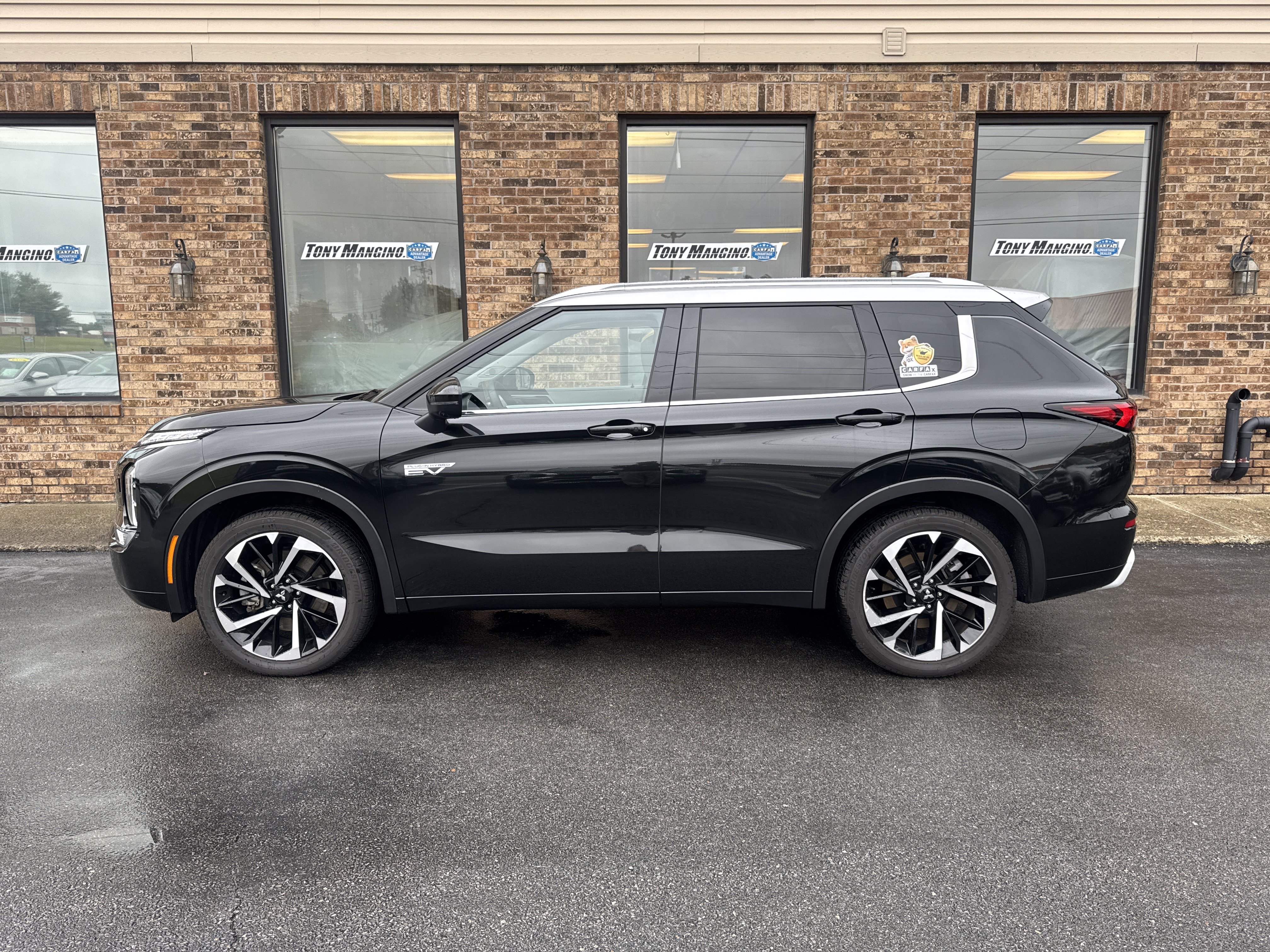 Used 2024 Mitsubishi Outlander SEL AWD/4WD image 2