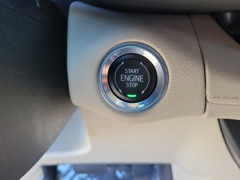 Used 2023 Buick Envision Avenir image 25