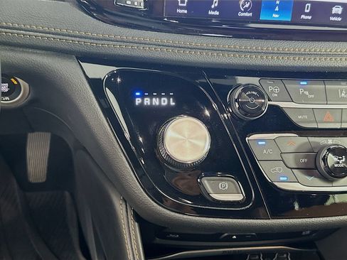 Used 2022 Chrysler Pacifica Pinnacle FWD image 17