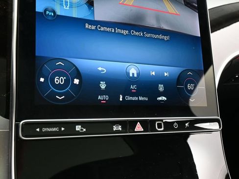 Used 2025 Mercedes-Benz GLC 300 4MATIC image 25