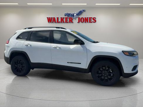 Used 2023 Jeep Cherokee Altitude Lux image 8
