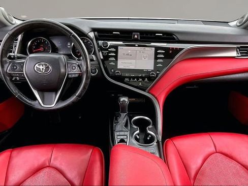 Used 2020 Toyota Camry XSE image 7