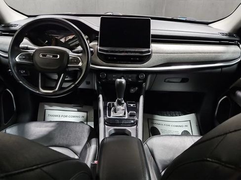 Used 2022 Jeep Compass Latitude AWD/4WD image 2